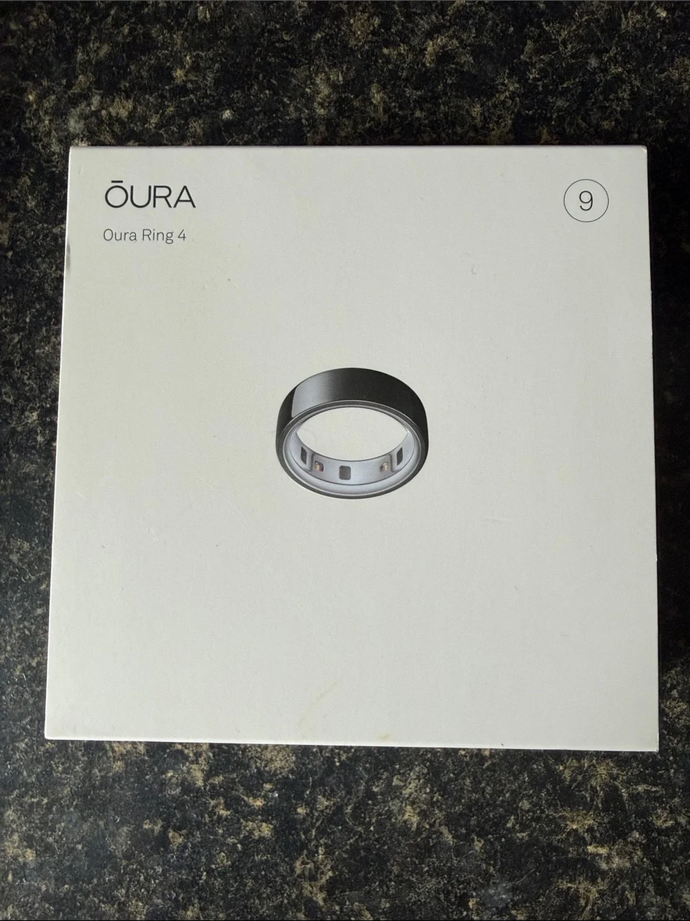 Oura Ring 4 Black with Silver Interior - Smart Health Ring